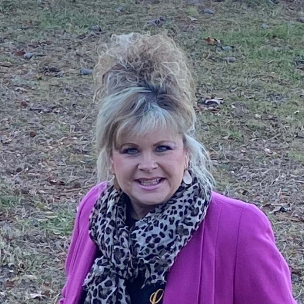 Meet your Posher, Lucretia